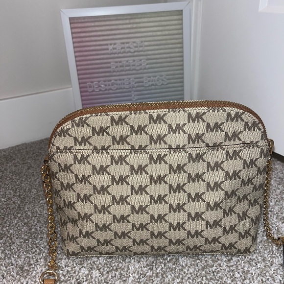 Michael Kors Jet Set Crossbody - Picture 6 of 7